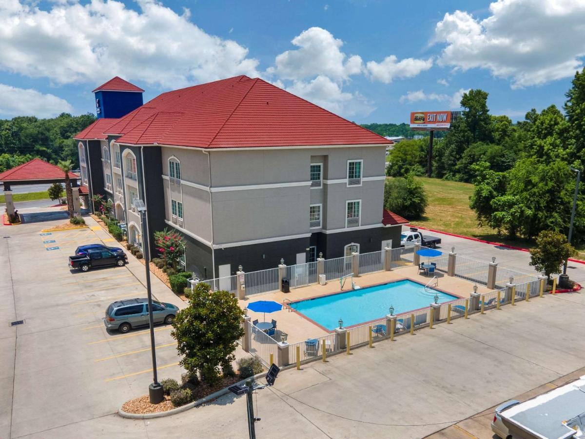 Comfort Inn & Suites Кливланд Екстериор снимка