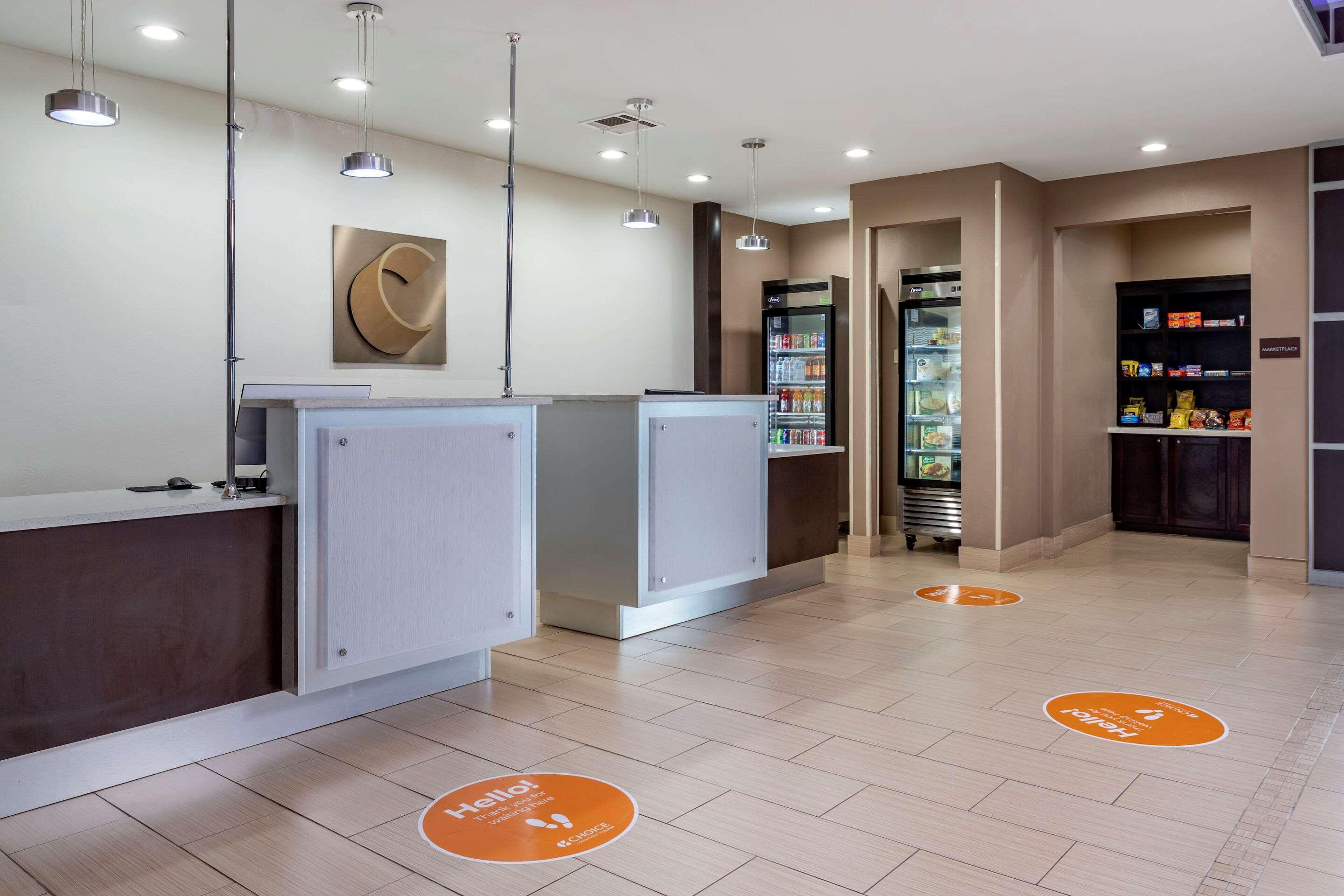 Comfort Inn & Suites Кливланд Екстериор снимка